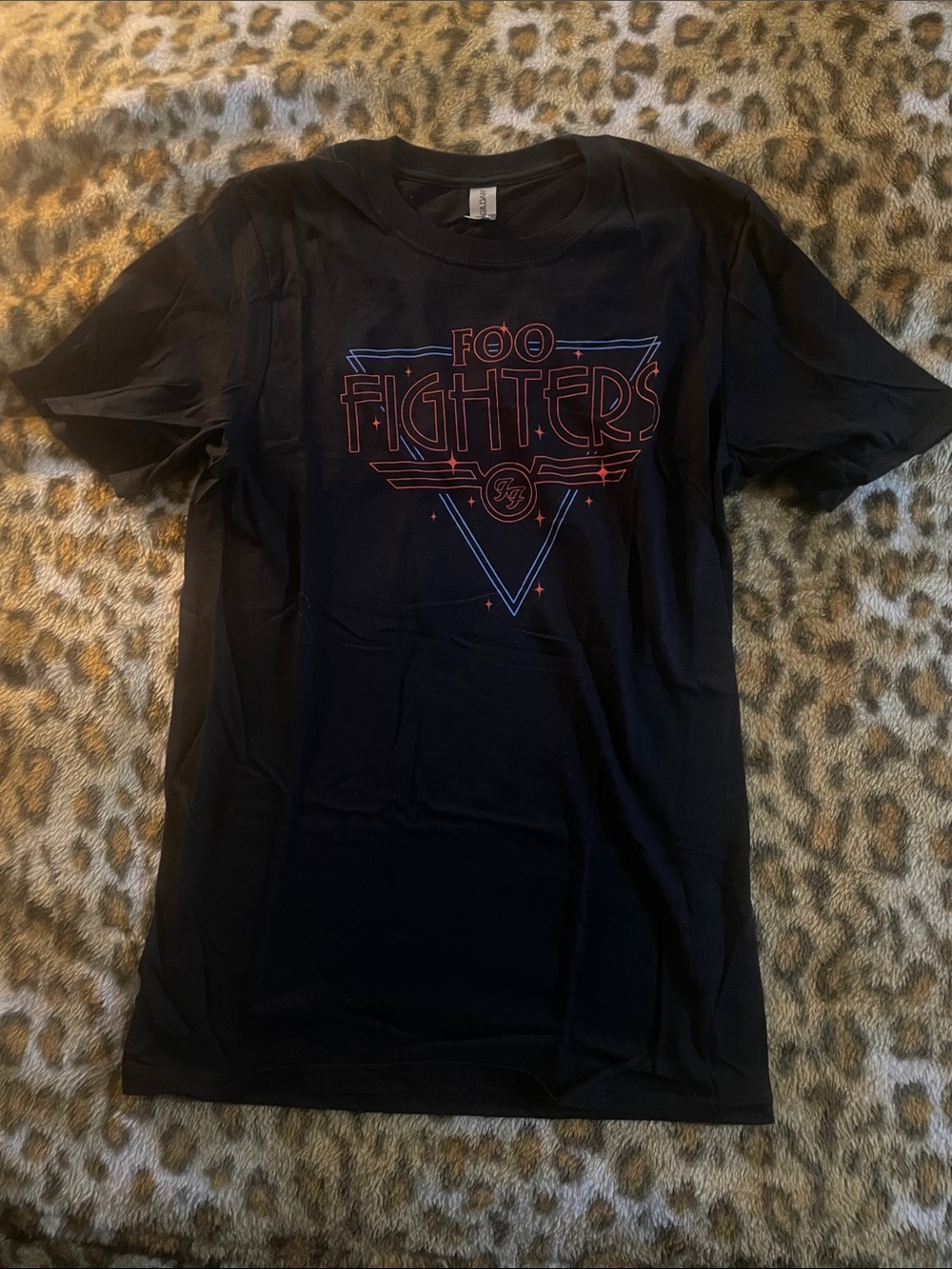 Gildan Black Mens Foo Fighters Graphic Tee with Red & Blue Logo
